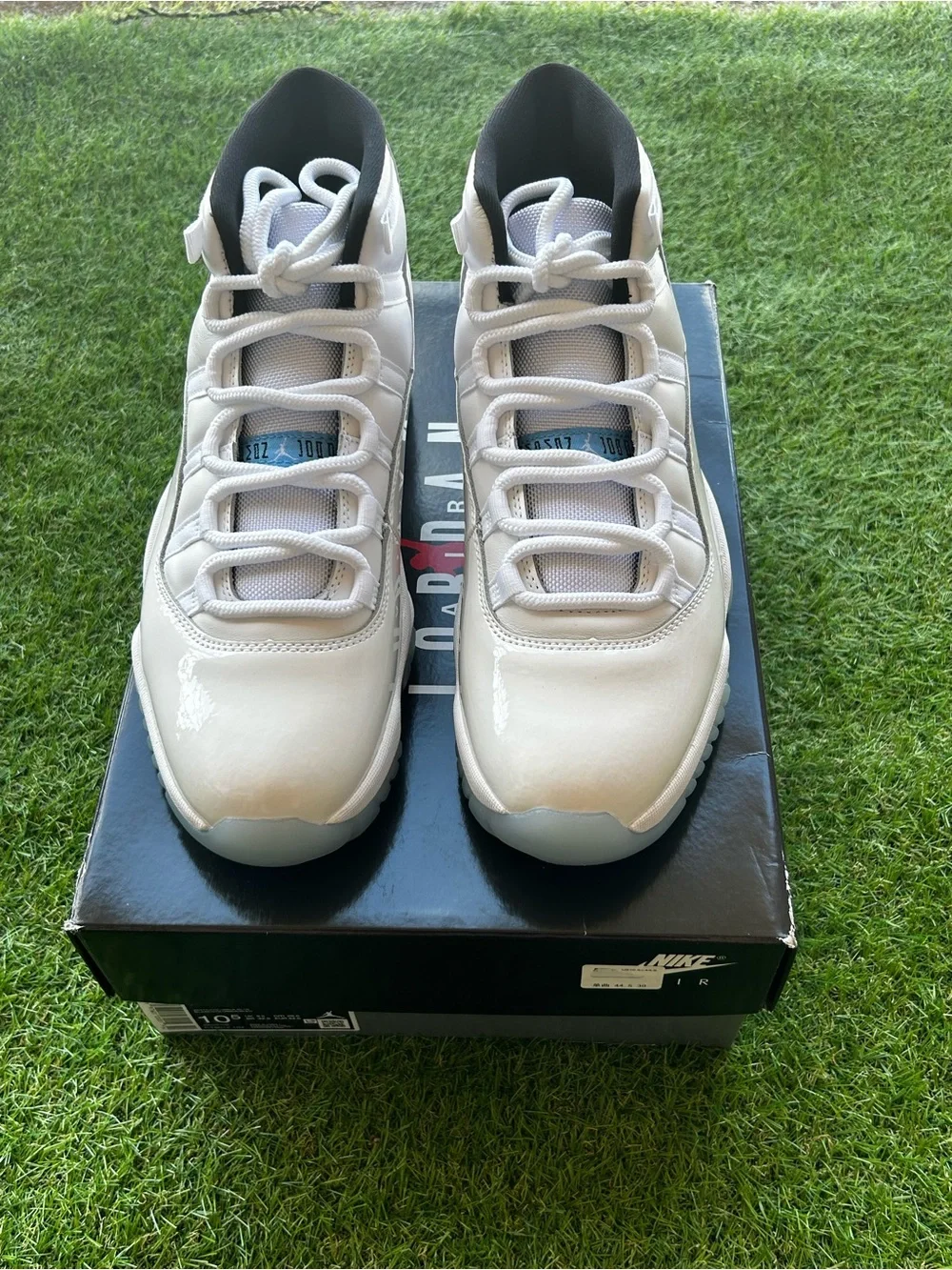 Jordan 11 “legend blue” Size 10.5